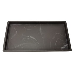 Charola Dublin elaborada en polirrecina color negra. Forma rectangular, diseño marmoleado, ideal para una mejor organización de 