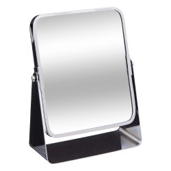 Complementa tu tocador, baño o espacio personal con el Espejo con Base de Metal, una pieza práctica y decorativa ideal para el u