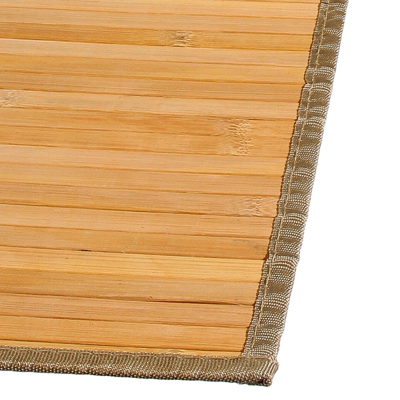 Agrega un toque natural, moderno y funcional a tu baño con el Tapete de Baño de Bambú. Su diseño práctico permite un secado rápi