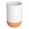 Aporta calidez y un toque ecológico a tu baño con el Vaso Dental Cork. Su diseño moderno combina acabados tipo corcho con líneas