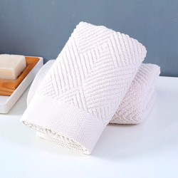 Toalla facial hechas de 100% algodón importado de alta calidad para suavidad, resistencia a desgarros y máxima absorción. Estas 