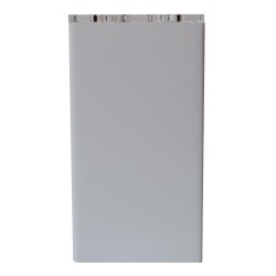 El porta cepillos Wintech tiene un diseño cuadrado, con paredes color transparente y con espacio suficiente para hasta 4 cepillo