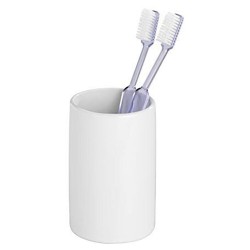 La serie de accesorios de baño Polaris se caracteriza por sus formas modernas y su cerámica de alta calidad. Su color blanco apo