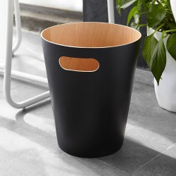 Este basurero añade una estética moderna a cualquier espacio de su casa u oficina. Tiene capacidad para 7.5 litros y está hecho 
