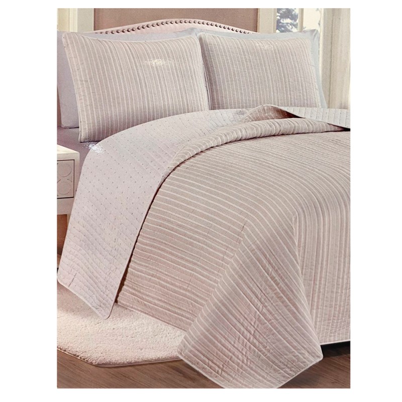 Agrega un toque delicado y acogedor a tu habitación con el Juego de Quilt Marcie tamaño Individual. Su diseño suave y femenino, 