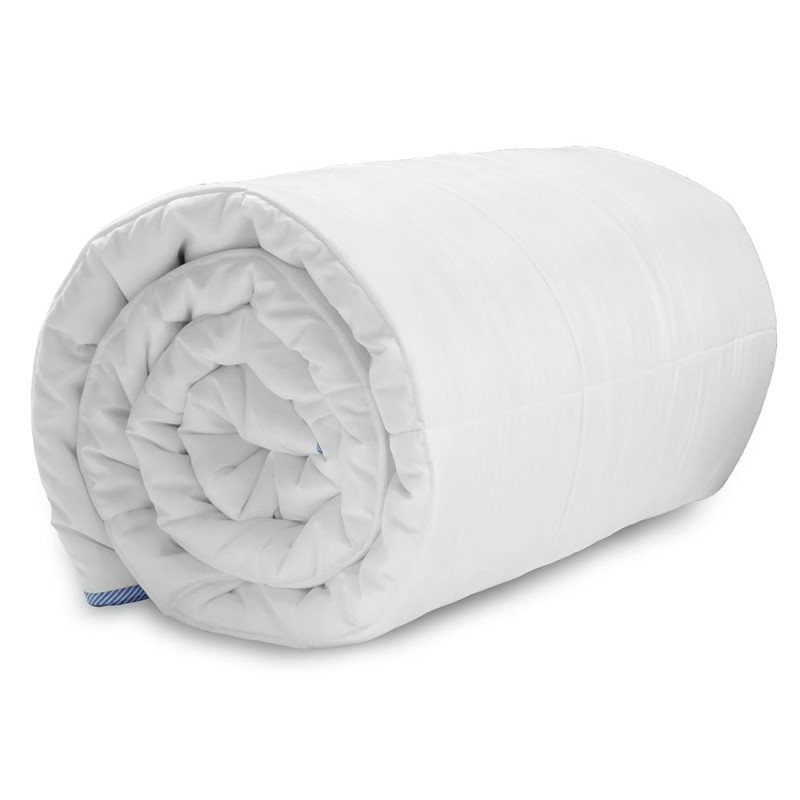 El edredón ligero plus de blancos monarca, le da a tu cama el toque de elegancia y confort que estabas buscando. Combinamos exce