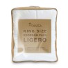 El edredón ligero plus de blancos monarca, le da a tu cama el toque de elegancia y confort que estabas buscando. Combinamos exce
