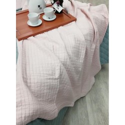 Agrega un toque de color y frescura a tu habitación con la Colcha Co tamaño King, ideal para quienes buscan una opción práctica 