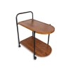 Transforma cualquier rincón con esta mesa auxiliar de diseño ovalado y doble nivel. Su estructura moderna y acabados neutros la 