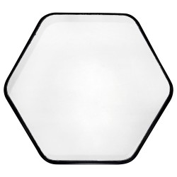 Dale un toque único a tus paredes con este espejo hexagonal de 50x44 cm. Su diseño geométrico moderno es perfecto para quienes b