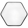 Dale un toque único a tus paredes con este espejo hexagonal de 50x44 cm. Su diseño geométrico moderno es perfecto para quienes b