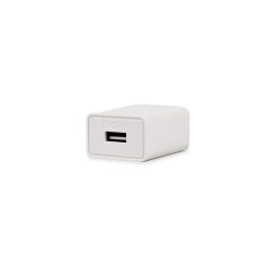 Este cubo cargador USB es el complemento perfecto para mantener tus dispositivos siempre cargados. Su diseño compacto y liviano 