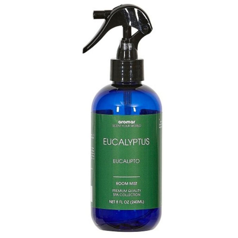 Revitaliza tu ambiente con el Room Mist de 240 ml con aroma a Eucalipto. Su fragancia fresca y herbal despeja el aire y brinda u