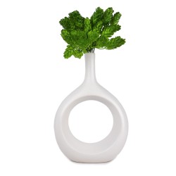 Este elegante florero delgado tipo botella es perfecto para darle un toque de sofisticación a cualquier rincón de tu hogar. Su d