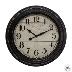 Este reloj de moldura tiene un marco moldeado que imita el metal envejecido. Con manecillas de aluminio y un mecanismo silencios