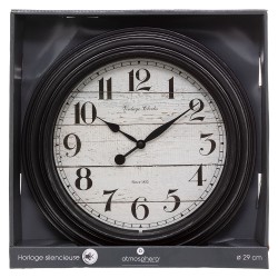 Este reloj de moldura tiene un marco moldeado que imita el metal envejecido. Con manecillas de aluminio y un mecanismo silencios