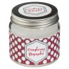 Dale a tu hogar un ambiente cálido y acogedor con esta vela aromática de 65 gramos. Su delicada combinación de arándano y durazn