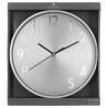 Este reloj tiene un diámetro medio de 30 cm y presenta una superficie minimalista de metal cepillado. Esmaltado y con agujas de 