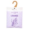 Llena tus espacios con la relajante y clásica fragancia de la lavanda. Este sachet de 25g está diseñado para perfumar clósets, c