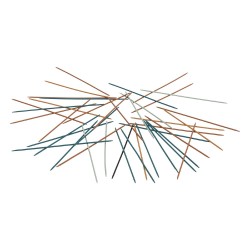 El juego mikado de bambú con sus palillos de colores y diseño clásico, es ideal para tardes divertidas en familia o con amigos. 