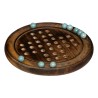 Solitario decorativo con un diseño retro y atemporal. Cuenta con una base de madera de mango tallada y piezas de cristal colorea
