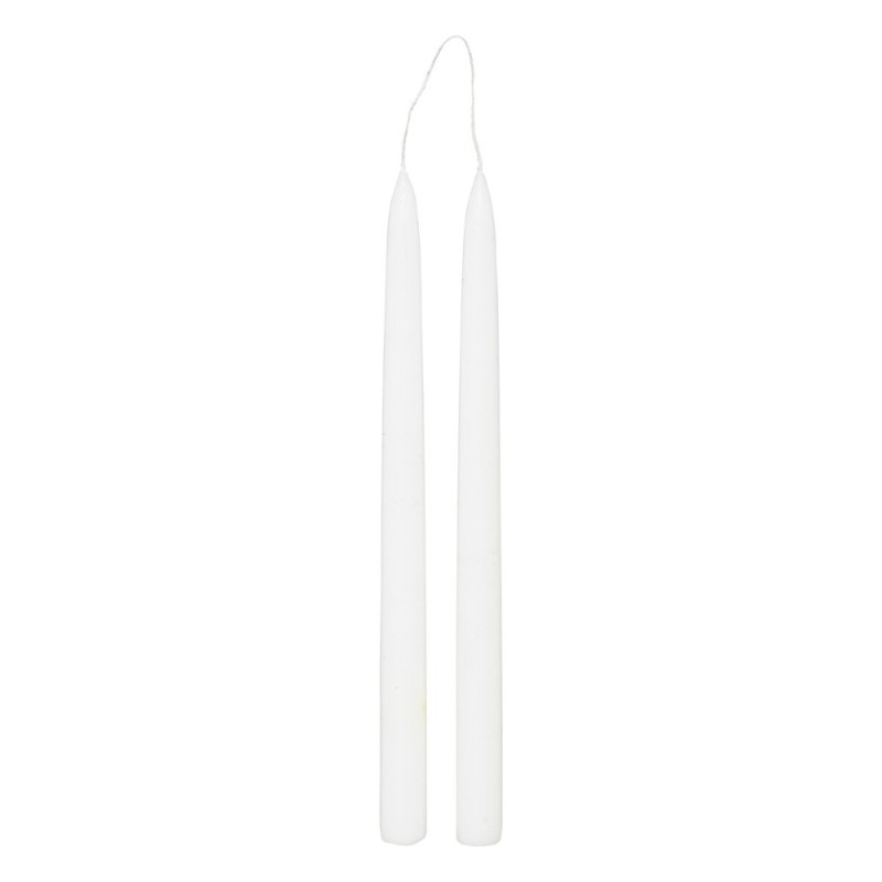Añade un toque elegante con estas velas artesanales de gran altura. Su diseño en tono neutro y su forma clásica las hacen ideale