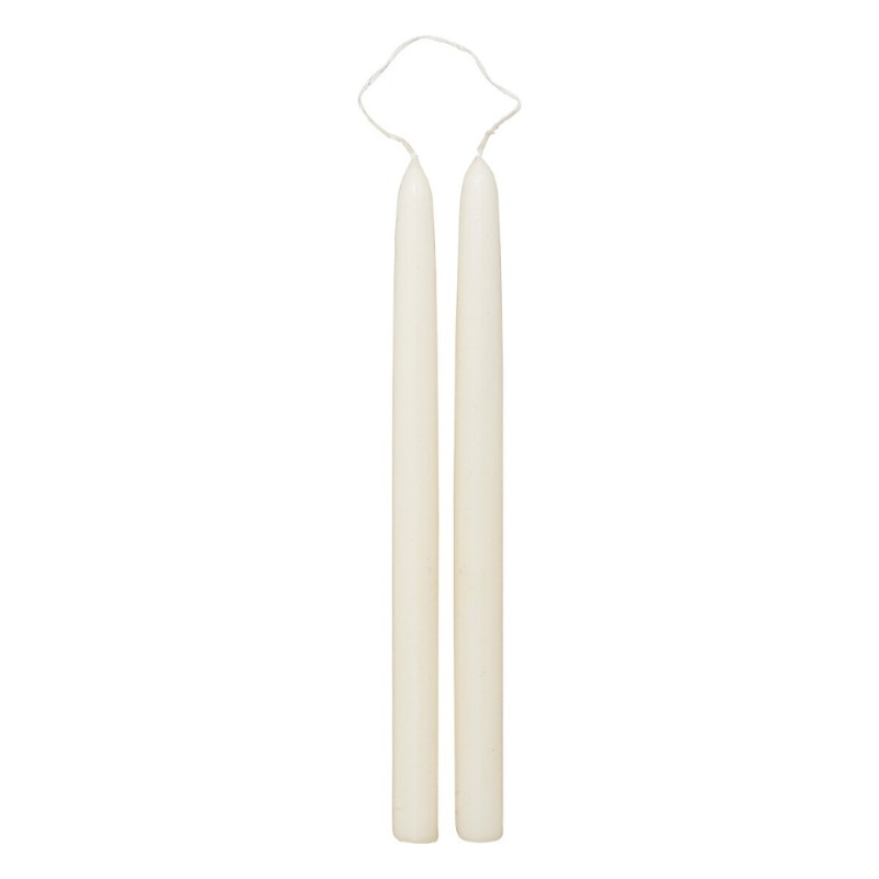 Añade un toque elegante con estas velas artesanales de gran altura. Su diseño en tono neutro y su forma clásica las hacen ideale