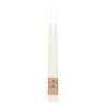 Añade un toque elegante con estas velas artesanales de gran altura. Su diseño en tono neutro y su forma clásica las hacen ideale