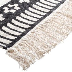 Inspira tu hogar con el encanto del Tapete Decorativo Delhi. Su diseño con motivos étnicos y colores cálidos añade personalidad 