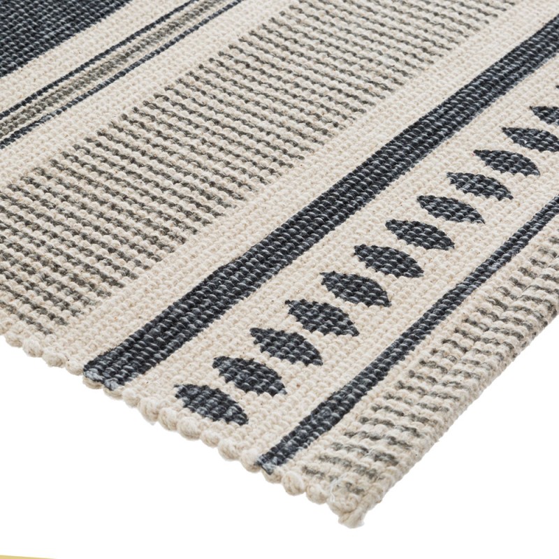 Es perfecta para la cabecera de tu cama o como alfombra de baño, su diseño gris oscuro y sus patrones elegantes aportarán estilo