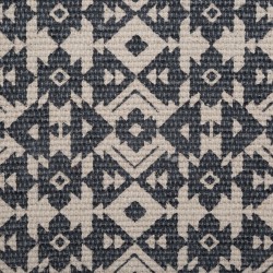 Es perfecta para la cabecera de tu cama o como alfombra de baño, su diseño gris oscuro y sus patrones elegantes aportarán estilo