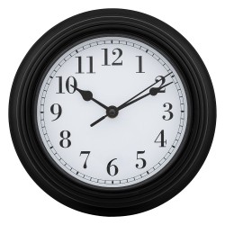 Este reloj de moldeo tiene un diámetro razonable de 22 cm y encajará incluso en los espacios más pequeños. Con su marco moldeado