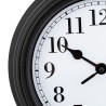Este reloj de moldeo tiene un diámetro razonable de 22 cm y encajará incluso en los espacios más pequeños. Con su marco moldeado