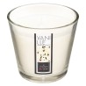 Envuelve tu hogar en una atmósfera suave y floral con la vela aromática de jazmín. Su delicada fragancia evoca tranquilidad y fr