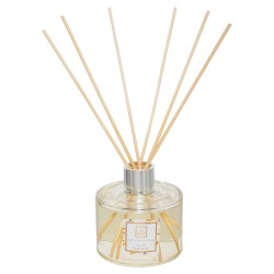 Diseñado para crear una atmósfera olfativa elegante y serena. Su botella de cristal redondeada y varillas de ratán permite regul