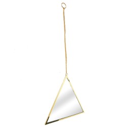 Los espejos triangulares individuales pueden trabajar juntos en un patrón así como individualmente, creando una decoración refle