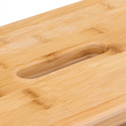 Esta escalera de 3 peldaños es perfecta para alcanzar espacios elevados de forma segura y cómoda. Su diseño estable y compacto l
