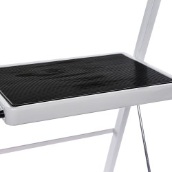 Esta escalera de 3 peldaños es perfecta para alcanzar espacios elevados de forma segura y cómoda. Su diseño estable y compacto l