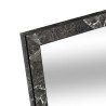 El espejo de cuerpo completo mármol combina funcionalidad y elegancia con su marco de efecto marmoleado. Su diseño lo convierte 
