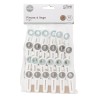 Mantén tu ropa bien sujeta durante el secado con este práctico juego de 24 pinzas. Fabricadas en material duradero y resistente 