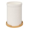 El porta utensilios utensilios de cocina, compuesto por un recipiente de cerámica y una base. Su diseño elegante y funcional per