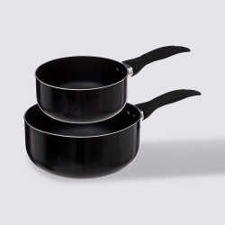 Práctico y versátil, este juego de 2 sartenes negras de 16 y 20 cm es ideal para el día a día. Su diseño antiadherente facilita 