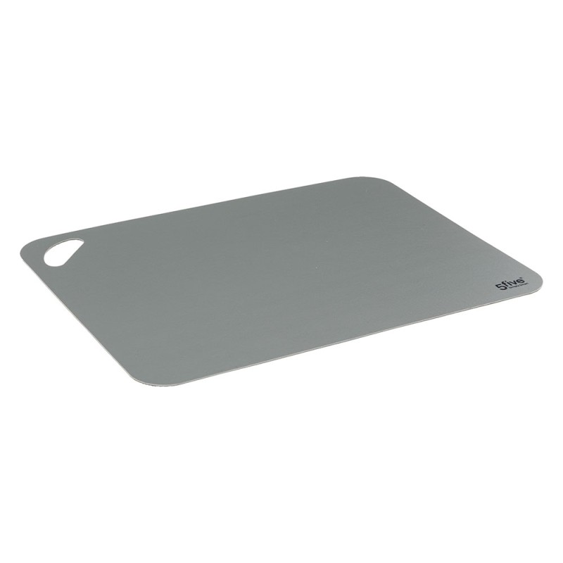 Este juego de 2 tablas para picar es ideal para preparar tus alimentos de forma práctica e higiénica, su diseño ligero y resiste