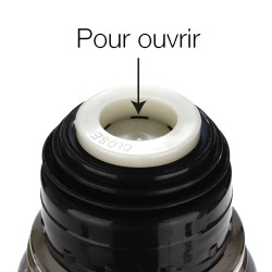 El termo 350 ml 5five mantiene tus bebidas calientes o frías por más tiempo gracias a su diseño térmico. Su tapa hermética evita