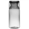 El contenedor con taza medidora de 1.3 L es una solución práctica y resistente para almacenar alimentos. Su diseño incluye una t