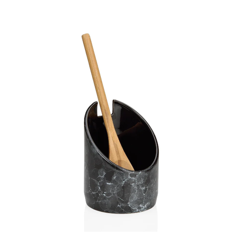 Este porta cucharas con aspecto de mármol te permite cocinar sin dejar manchas en tu encimera al tener la cuchara sobre esta tab