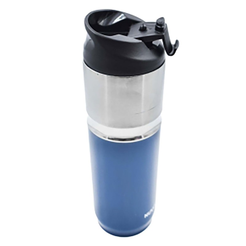 El termo 500 ml Nuvo mantiene tus bebidas calientes o frías por más tiempo gracias a su diseño térmico. Su tapa hermética evita 
