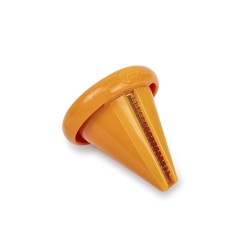 El rallador en espiral es la herramienta ideal para crear tiras decorativas y julianas con estilo. Su diseño en color naranja vi