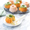 Este adorable molde bundt nordic ware en miniatura de excelente calidad es el sueño de un fabricante de postres, crea magníficas