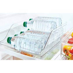 Mantenga las bebidas protegidas y organizadas con el portavaso Crisp de iDesign. Hecho de plástico resistente, este contenedor ú